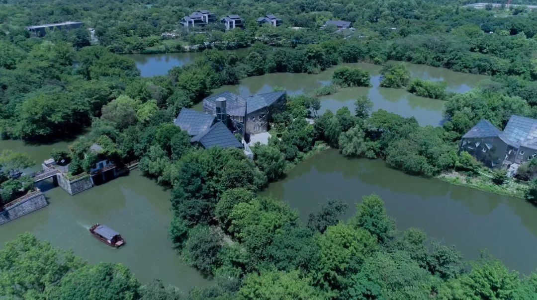 耗时3年的花间堂创始人新作，以船代步揭开杭城小众一面