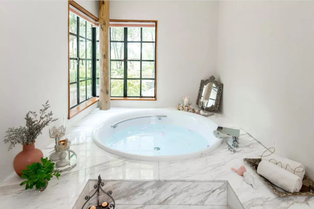 耗时3年的花间堂创始人新作,以船代步揭开杭城小众一面