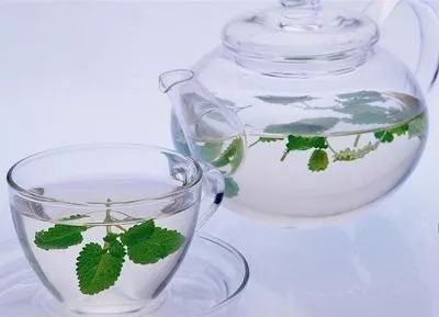 泡水只会用枸杞？用这些常见的食材泡水喝，身体越来越好！