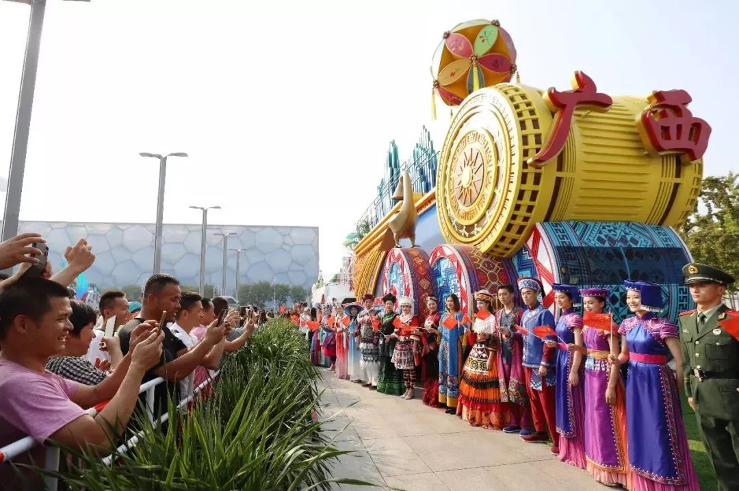 期待｜在*安门天**参加庆典的“壮美广西”彩车明天开始展出，快去C位合影
