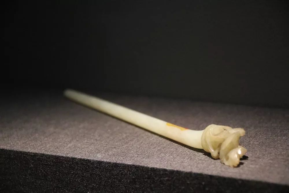 卡地亚限量窄版手镯,卡地亚新款手镯时尚减龄黄金