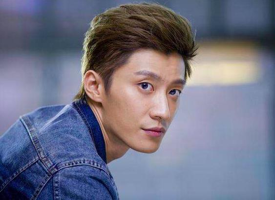 37岁中国女演员脑梗猝死,日本40岁得癌症死的女明星