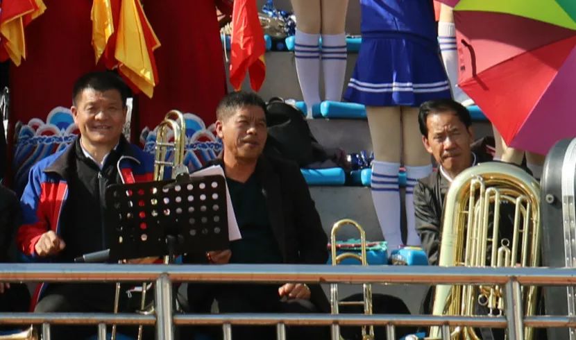 辉南篮球赛,最拉风的啦啦队