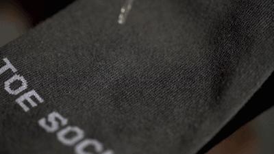 什么袜子踢球不起泡,汗脚穿什么样材质袜子不臭