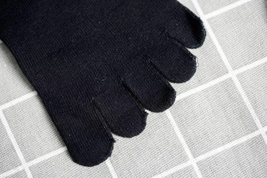 什么袜子踢球不起泡,汗脚穿什么样材质袜子不臭