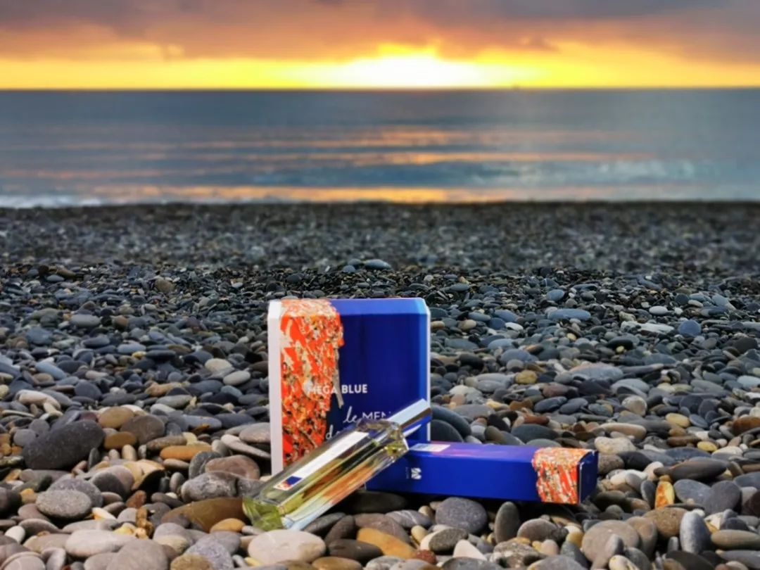 同是奢侈品入门级爆品，它却为何与口红“同门不同命”?