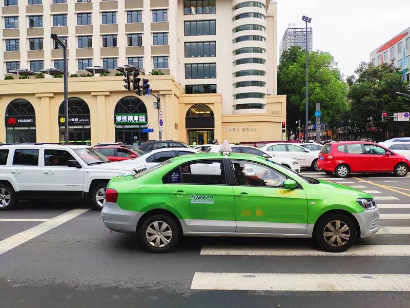 成都市区到天府机场出租车多少钱,成都出租车调价通知最新