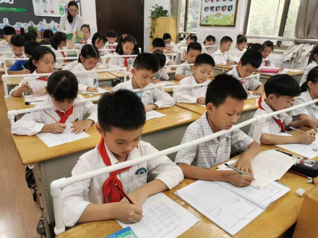 发明创意防近视提醒装置,小学生防近视科技发明