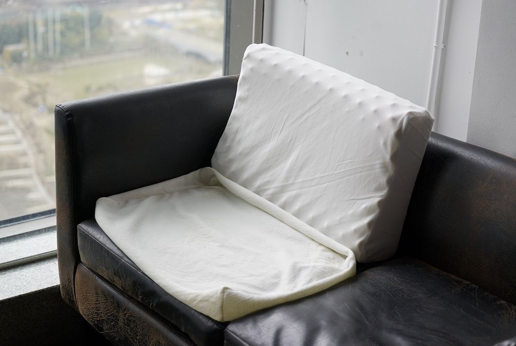 金橡树的波浪乳胶枕泰国原装进口,泰国进口乳胶枕只要99