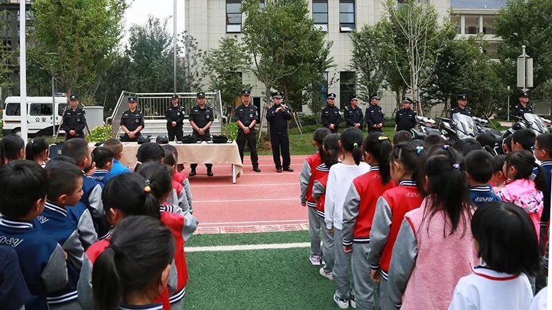 派出所开展护校安园,警方护校安园行动