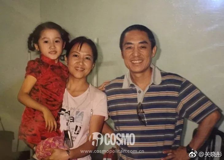 越年轻的小花越难穿好，我说旗袍