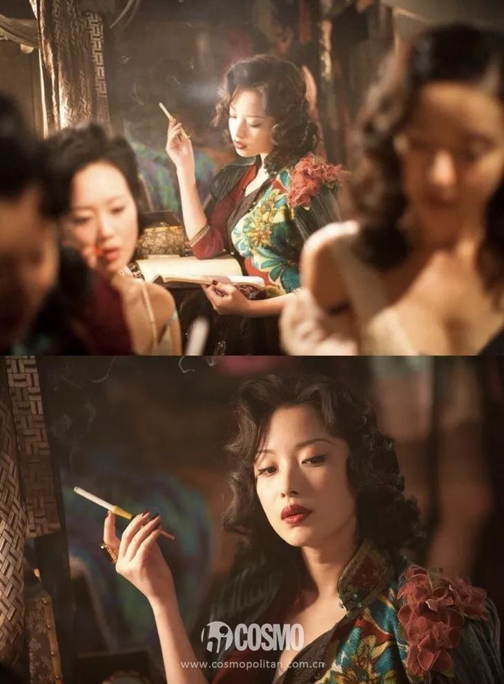 越年轻的小花越难穿好，我说旗袍