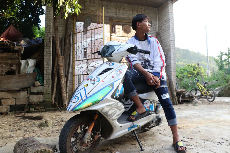 白马镇上的鬼火少年,白马镇鬼火少年完整版