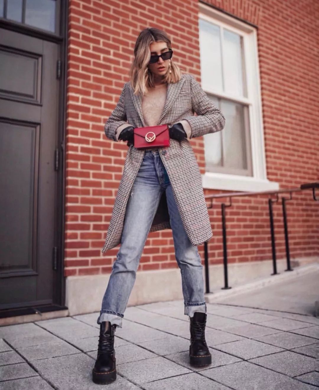 秋冬季马丁靴怎么穿显瘦,秋冬最火的马丁靴百搭时髦帅炸了