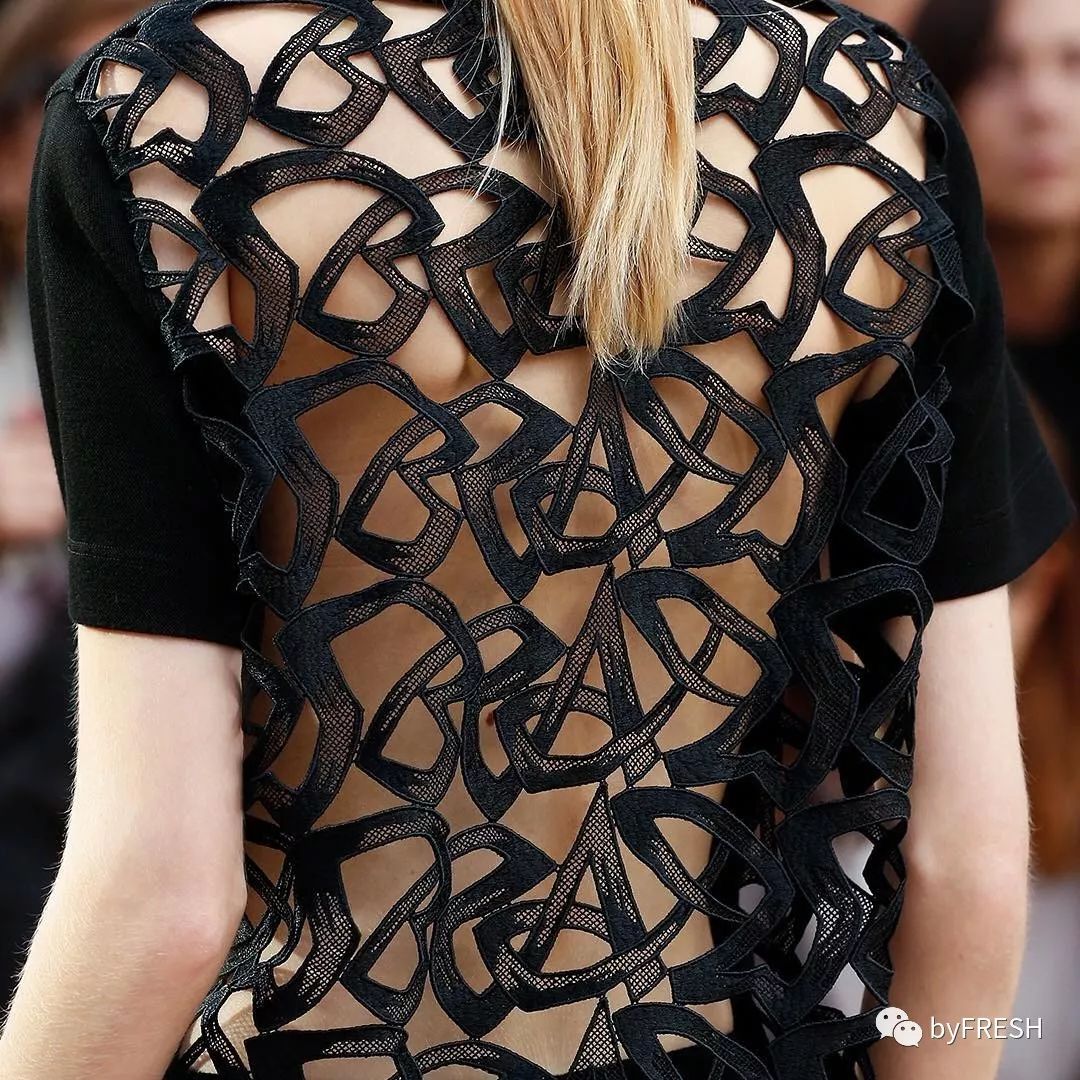 那些福布斯榜单上的女BOSS们，上班都穿什么衣服？