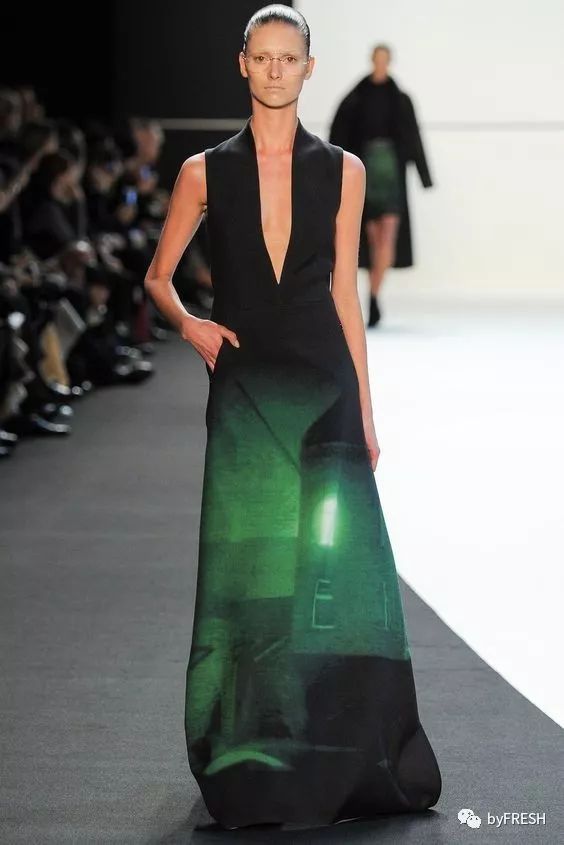 那些福布斯榜单上的女BOSS们，上班都穿什么衣服？