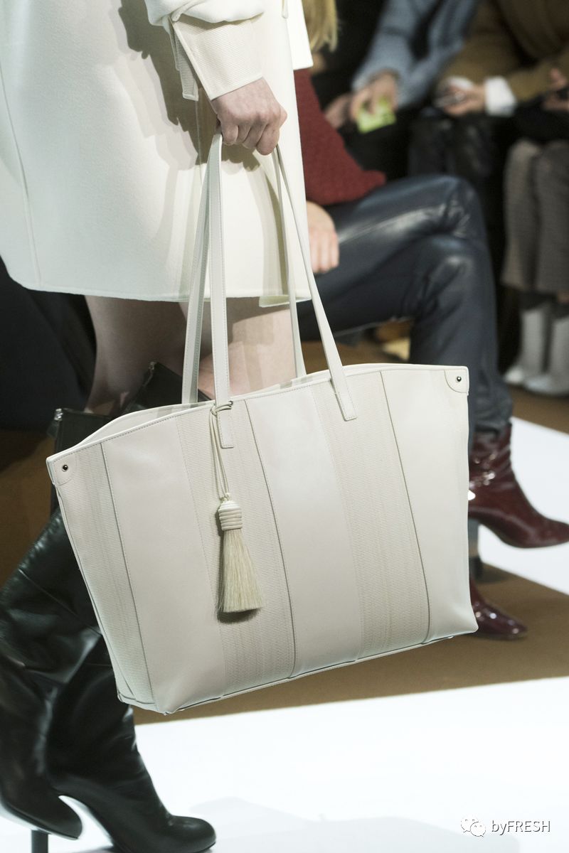 那些福布斯榜单上的女BOSS们，上班都穿什么衣服？