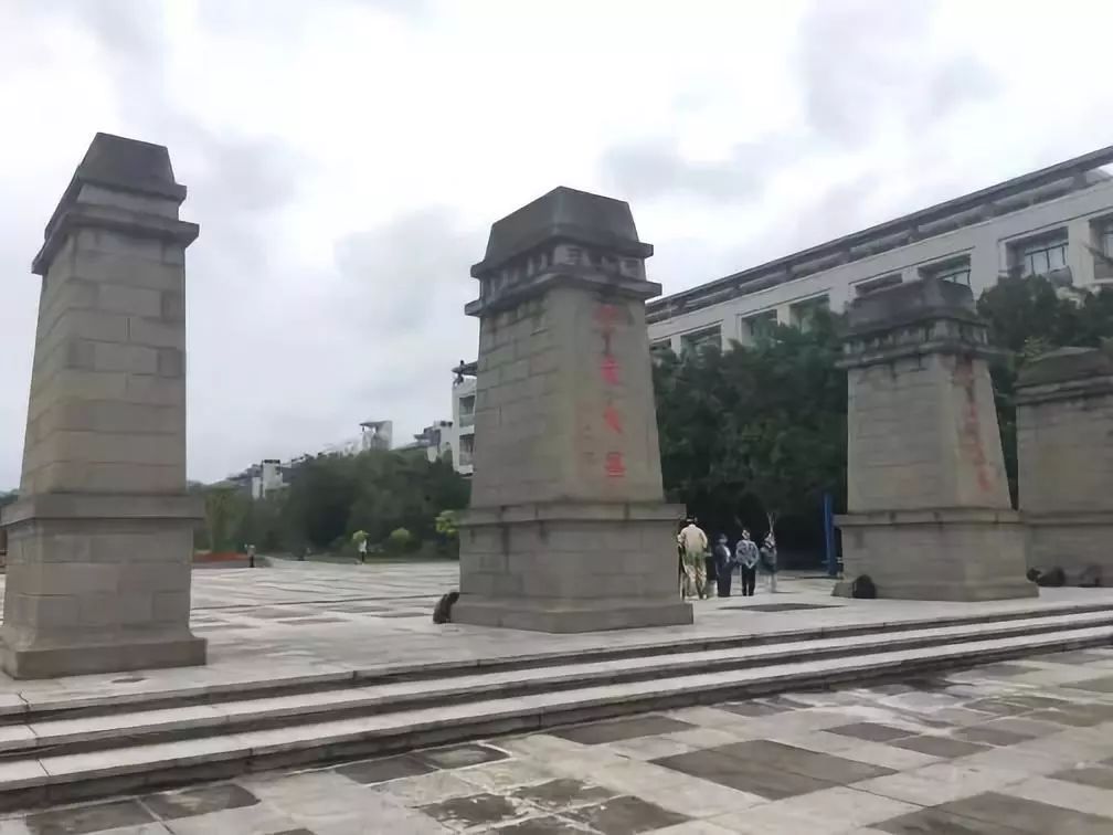 重庆大学建立了一个赝品博物馆,如何看待重庆大学赝品博物馆