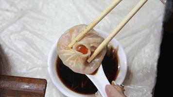 武汉:一碗热干面杀百鬼,一锅豆皮烫神仙