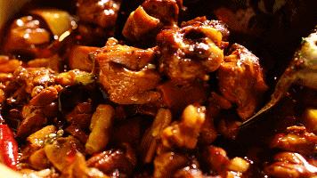 武汉:一碗热干面杀百鬼,一锅豆皮烫神仙