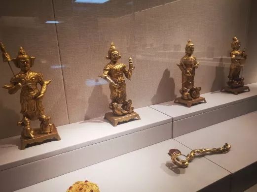 重庆大学建立了一个赝品博物馆,重庆大学赝品博物馆央视