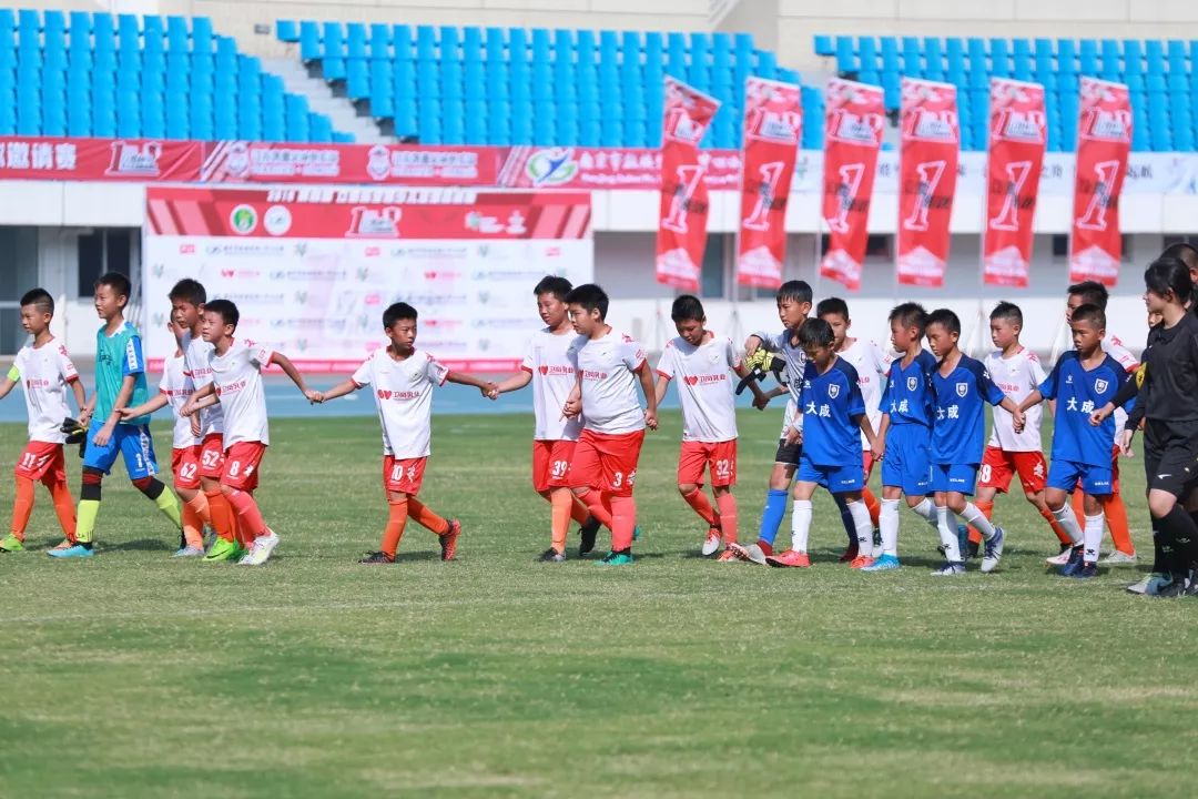 南京市鼓楼第一中心小学足球比赛,鼓楼一中心小学足球赛