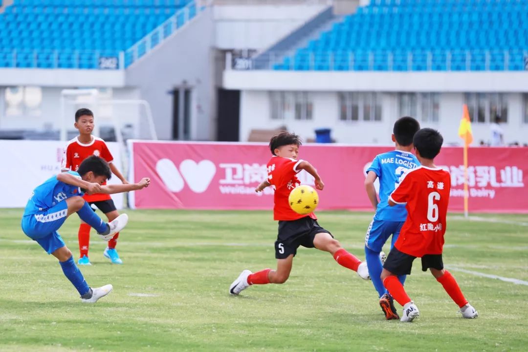 南京市鼓楼第一中心小学足球比赛,鼓楼一中心小学足球赛