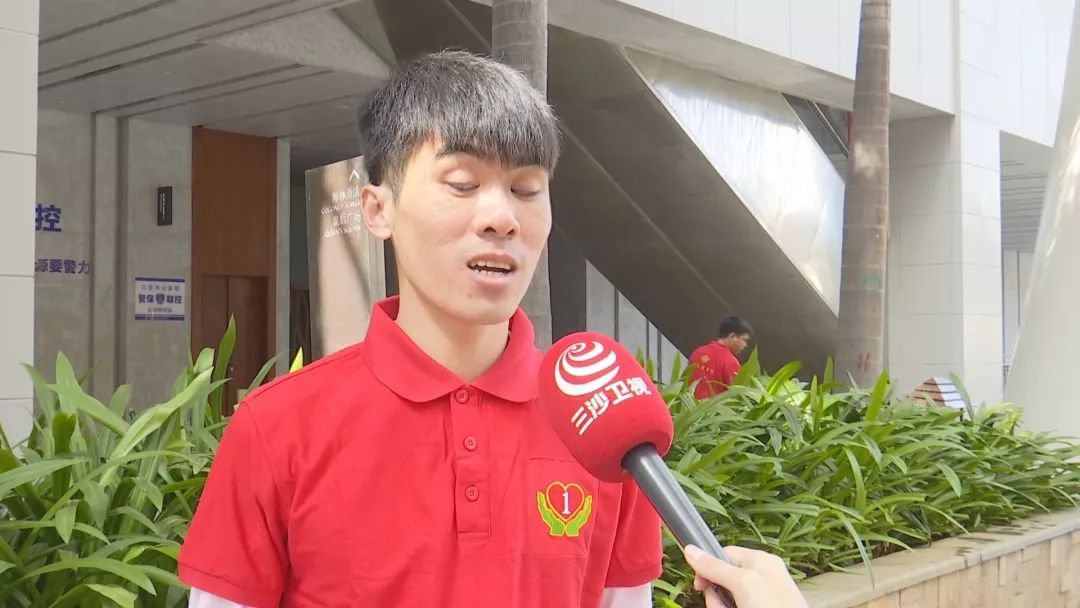 暖心!“光明影院”走进三亚把电影讲给他们听