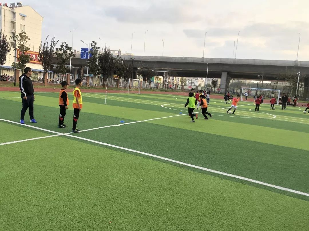 扶贫帮困主题党日活动方案,2019公益扶贫活动