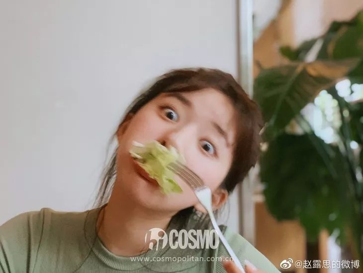 美人计|21岁的赵露思说自己大笑后法令纹卡粉，我听了笑不出来