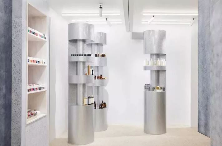 川久保玲全球首家美妆店,川久保玲精品服饰店