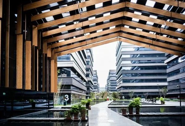 价格堪比双11!上海又添“买买买”新地标,最新进博商品这里都能买得到!