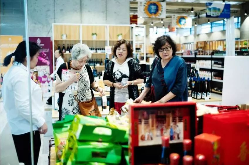 价格堪比双11!上海又添“买买买”新地标,最新进博商品这里都能买得到!