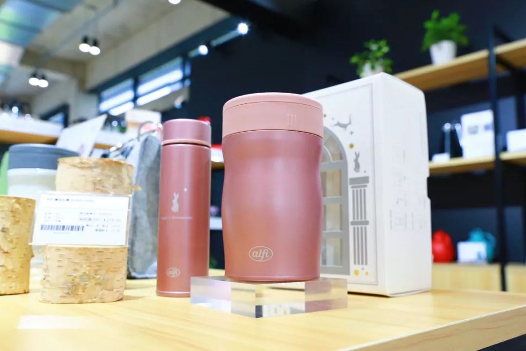 价格堪比双11!上海又添“买买买”新地标,最新进博商品这里都能买得到!