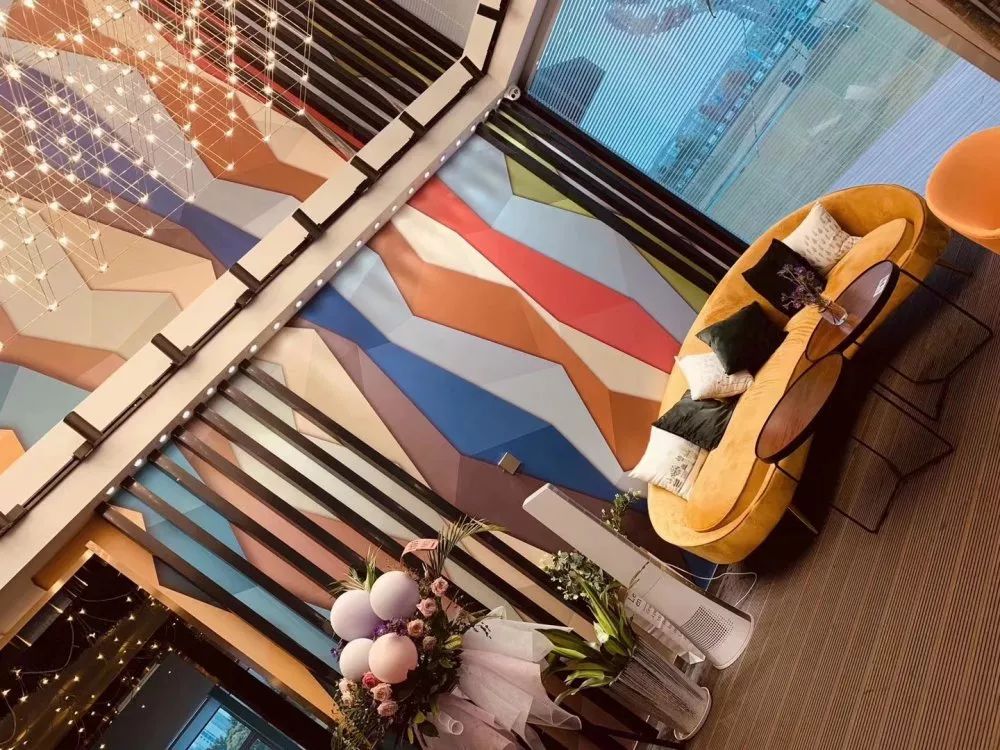 9.9元抢「平湖在线旗下咖啡馆」平湖派黑金卡1张！持卡可享受充300送200，办理当天即可获赠最高价值35元饮品一杯