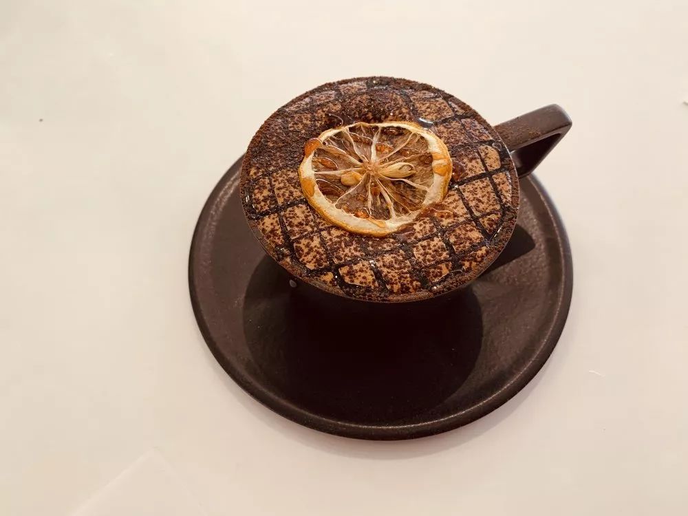 9.9元抢「平湖在线旗下咖啡馆」平湖派黑金卡1张！持卡可享受充300送200，办理当天即可获赠最高价值35元饮品一杯