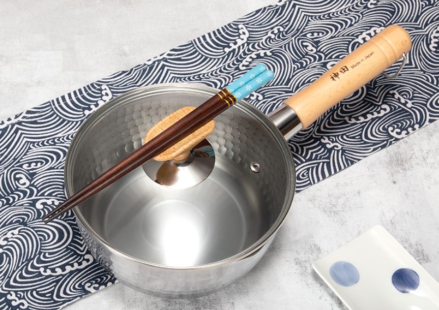 如果厨房只买四口锅买什么锅好呢,如果厨房只剩一个锅你留哪个