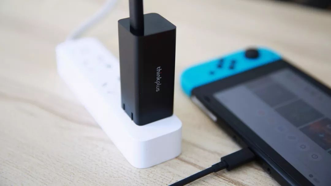 thinkplus口红电源测评,thinkplus口红充电器