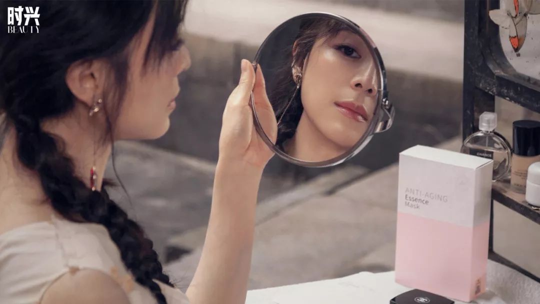 “韩国第一美魔女”私照曝光!51岁凭初恋脸狂吸680万人围观:原来男神都喜欢这样的?