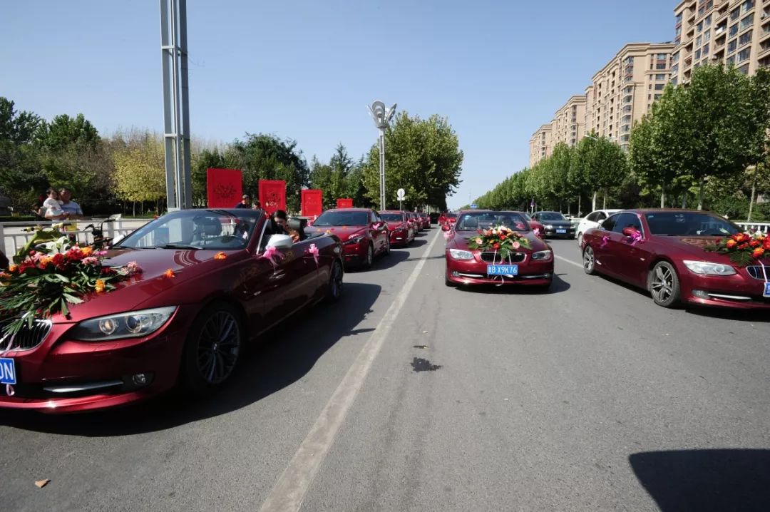 三胞胎十年*考前**进一所大学,高考分数连号!刚刚又同天结婚!又相信缘分了……