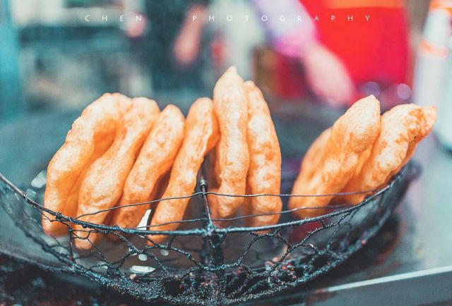 武汉:一碗热干面杀百鬼,一锅豆皮烫神仙