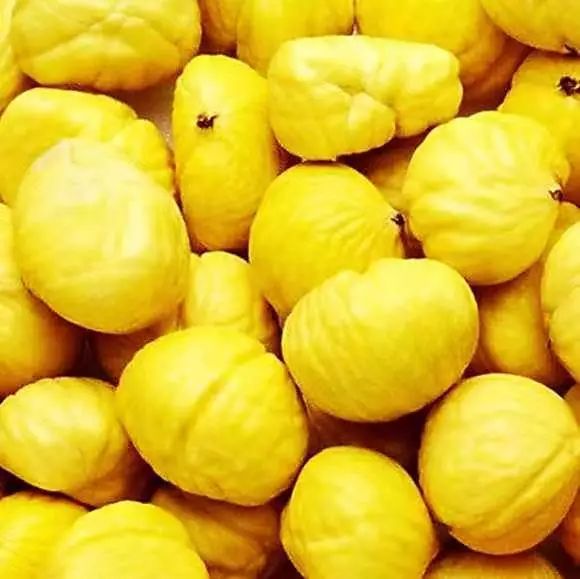 「食疗药膳」花山莲栗猪手汤，味道鲜香可口，能健脾益气、养胃生津、润肺化痰、补肾益精、养血润燥