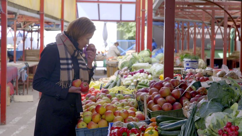 年轻女性用户达70%，纪录片也开始追求“女人缘”？