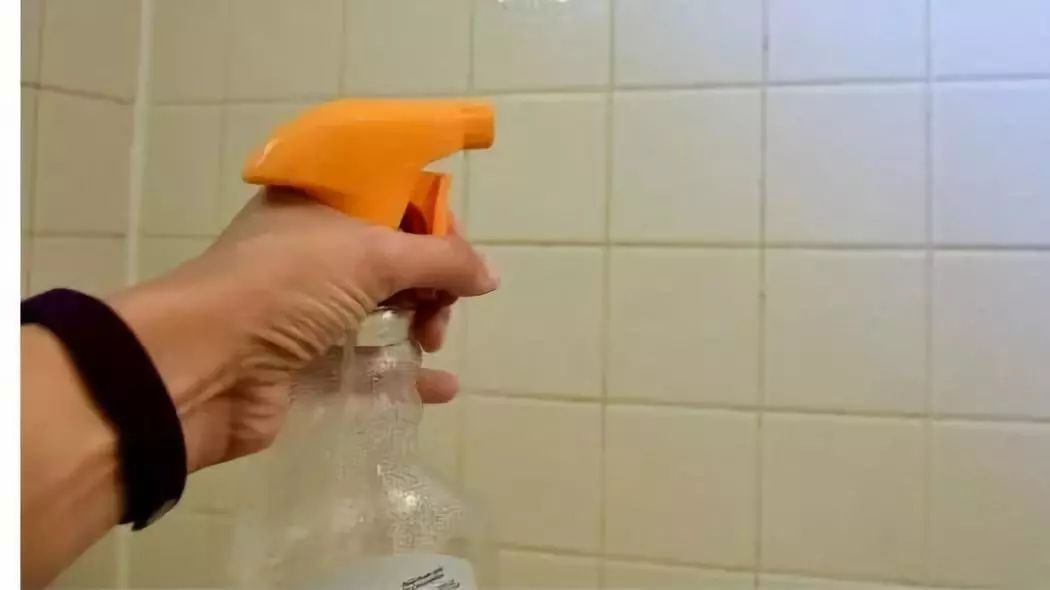 黄色墙壁脏了怎么消除小妙招,白色的墙壁脏了重刷怎么弄