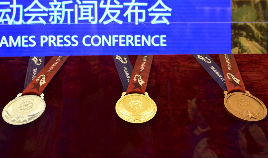 探访军运村,探访的意思