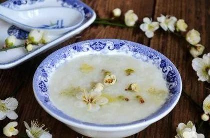 没吃东西口有异味,吃不下东西嘴里有酸水怎么回事