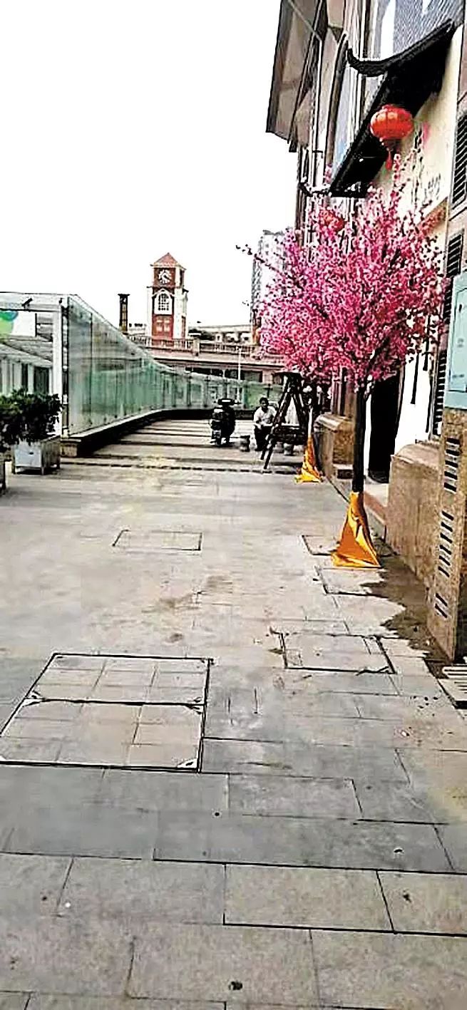 不文明行为随手拍持续曝光脏乱差,不文明行为曝光台机动车乱停乱放