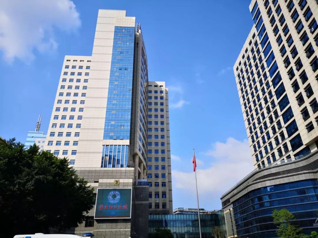 熊猫血产妇生子遇劫！医生艺高人胆大，徒手上阵翻子宫……