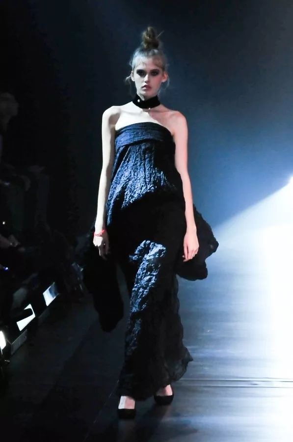 「内含福利」从极简美妆到室内设计典范,Aesop怎么做到的?