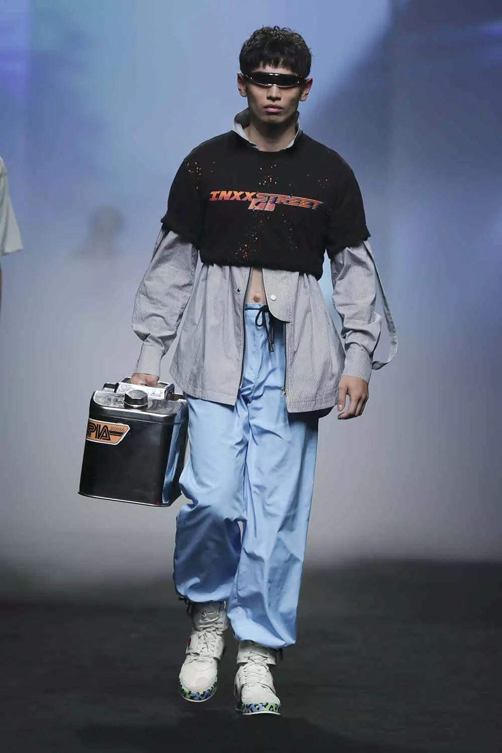 「内含福利」从极简美妆到室内设计典范，Aesop怎么做到的？